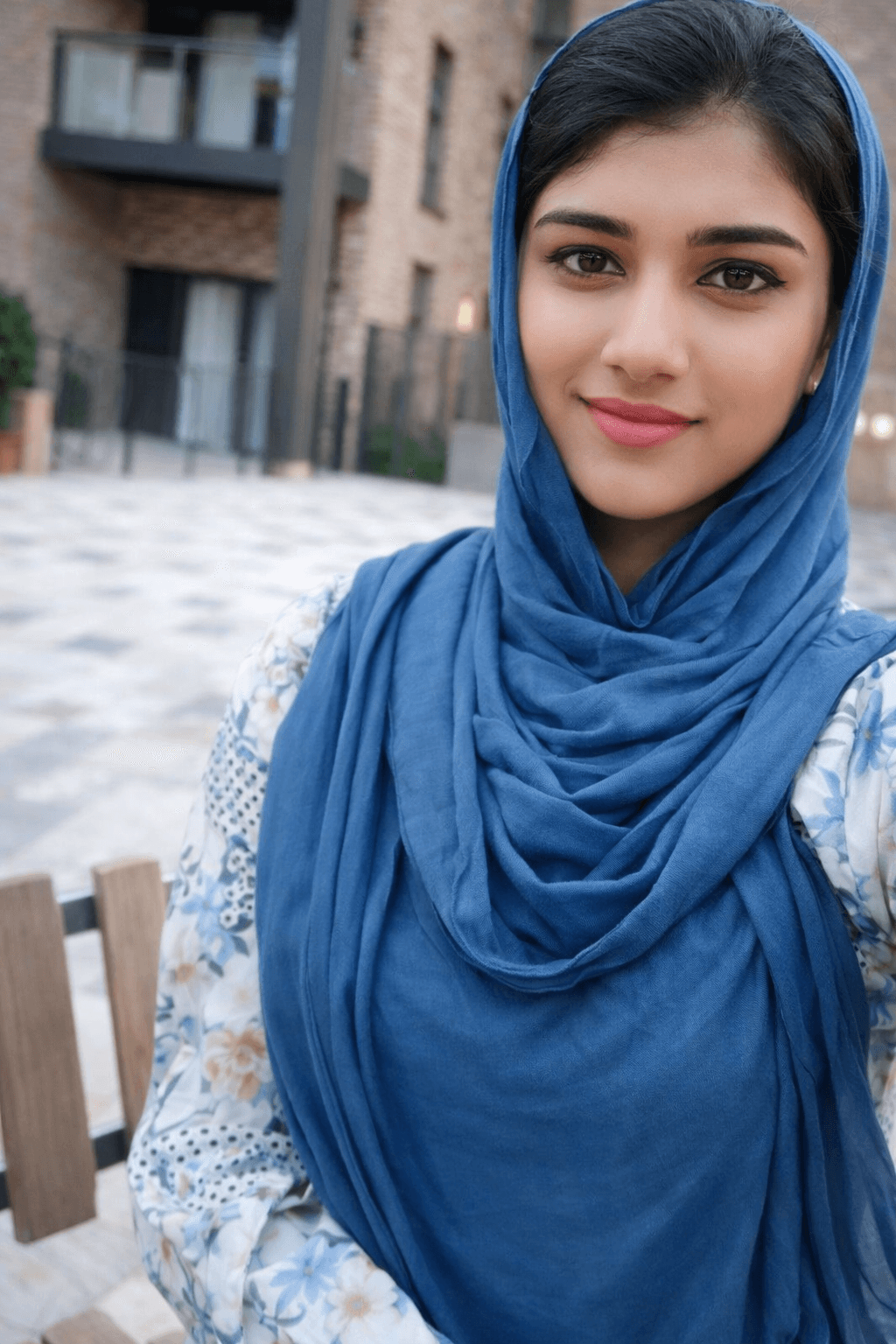 Beautiful Muslim Girl Close Up Photo